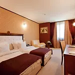 Western Bristol 4*