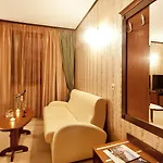 уестърн плюс бристол 4*