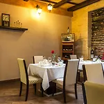 уестърн плюс бристол 4*