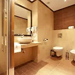 Western Bristol 4*
